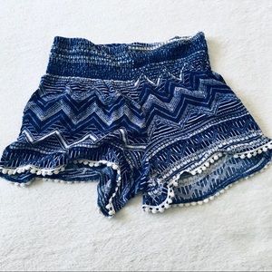BLUE AND WHITE FLOWY SHORTS